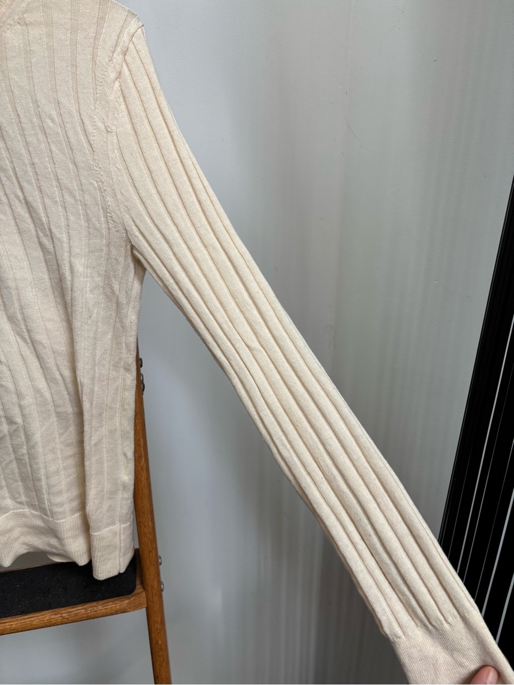 Banana Republic Ivory Ribbed Crewneck Sweater - Picture 4 of 5